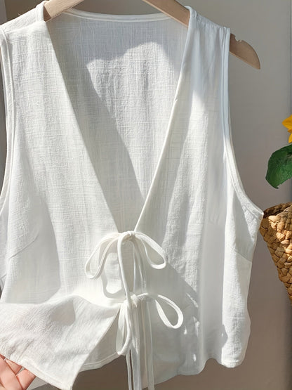 Sleeveless tie-front vest for women, casual chic style