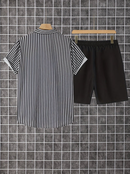 Casual heren outfit met strepen, moderne stijl, perfect voor de zomer en vakantie