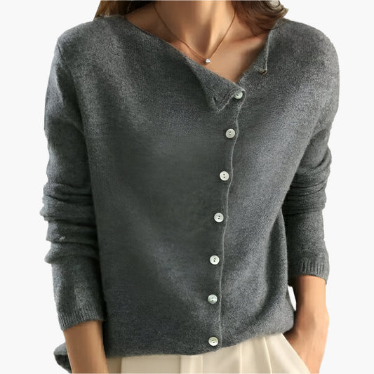 Cardigan femme élégant à fermeture décalée pour un look chic et confortable
