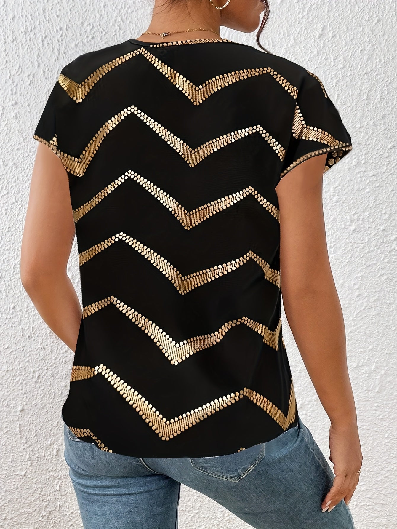 Elegant damt-shirt med geometriskt mönster för vardags- eller kvällslook