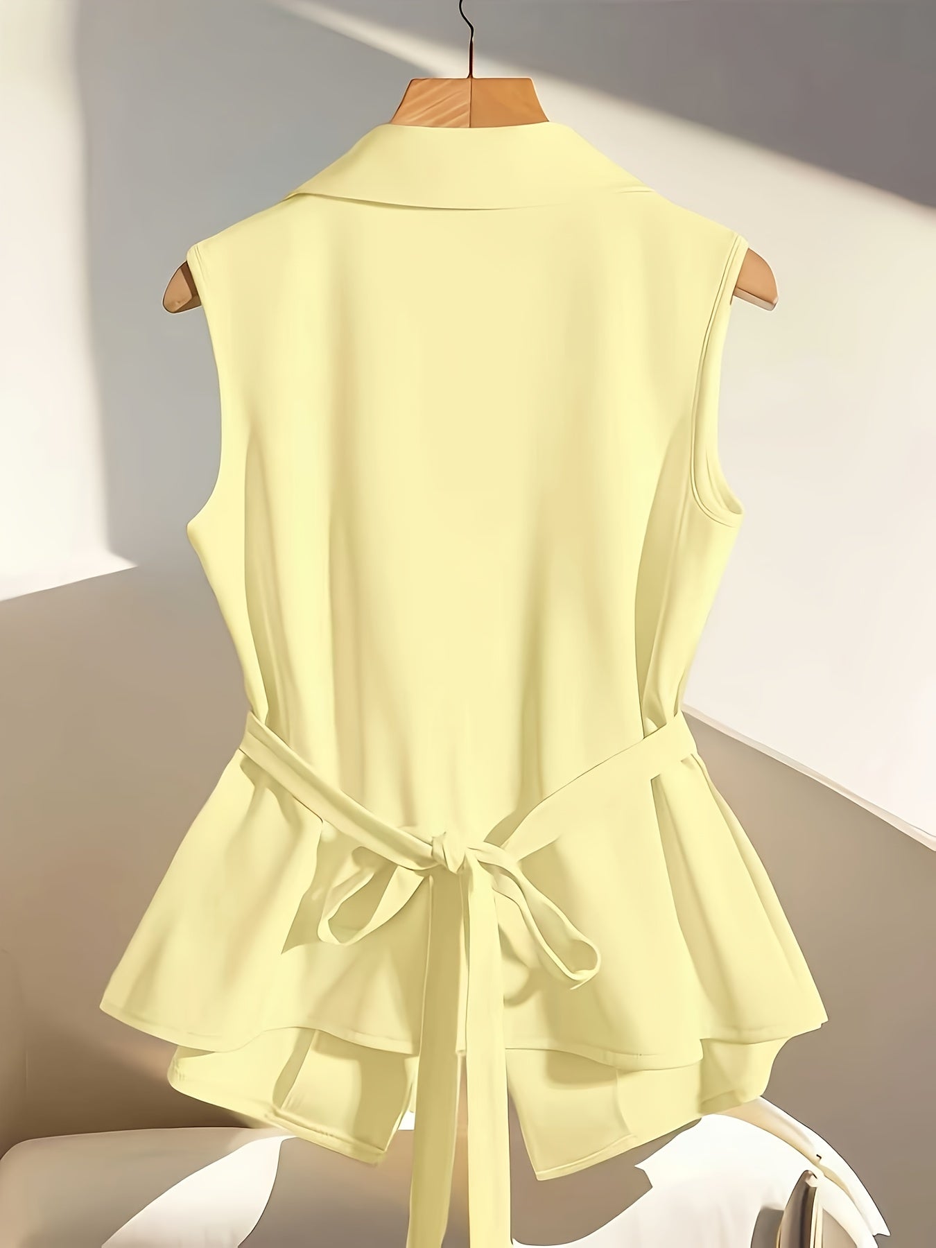 Gilet sans manches femme style tailleur chic pour bureau ou événement