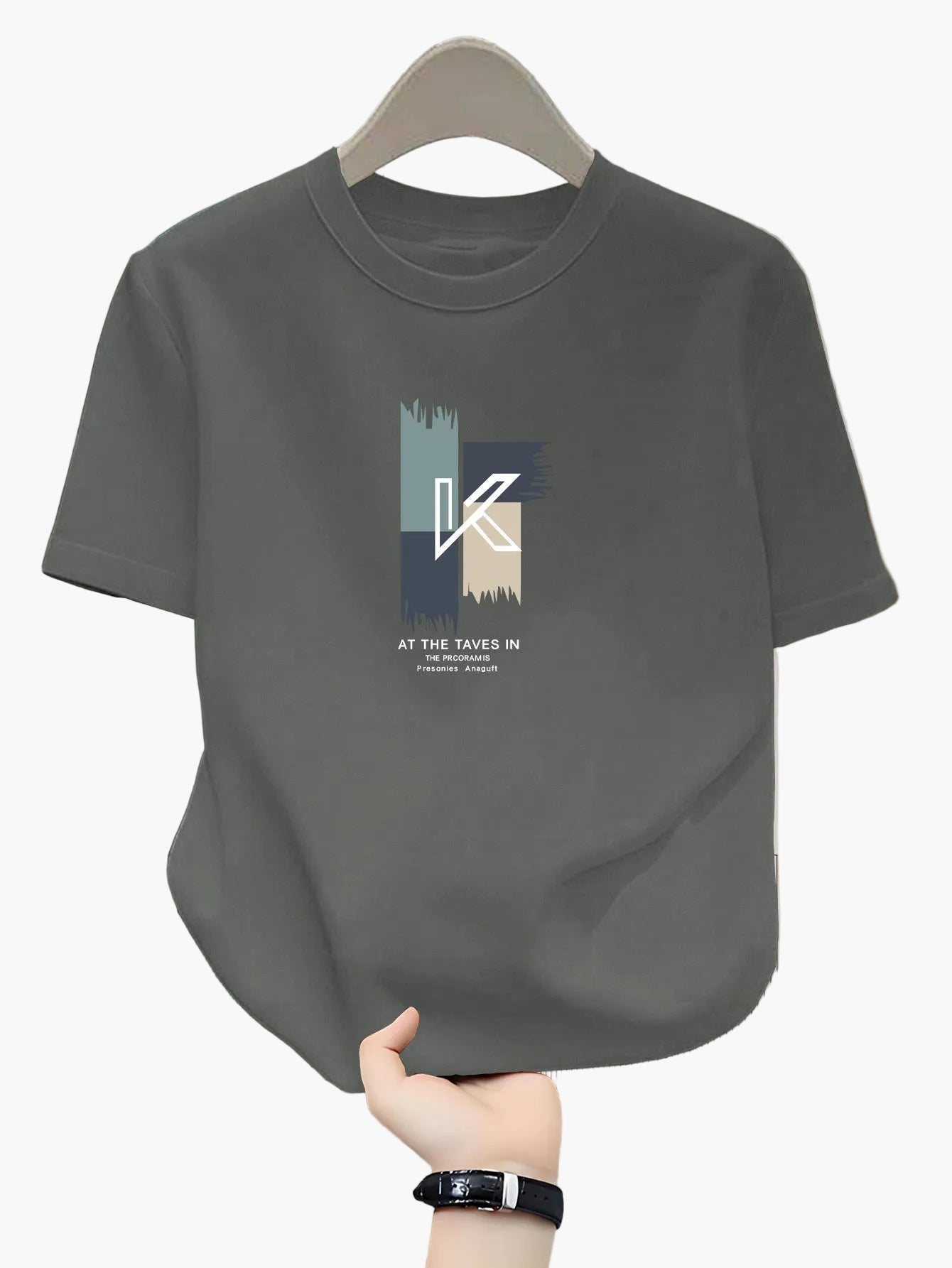 T-shirt uomo stile casual con stampa grafica lettera K