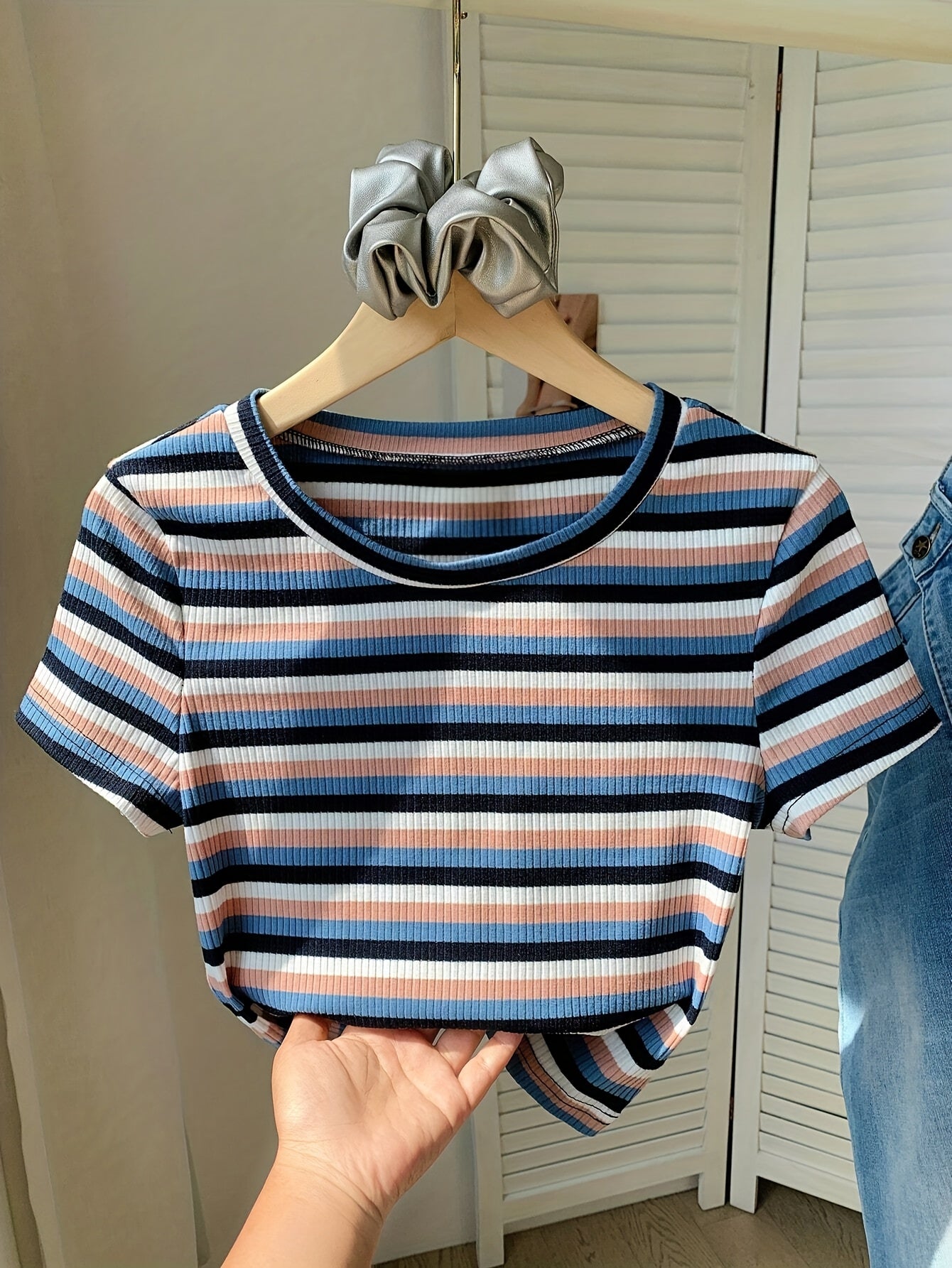 T-shirt rayé à manches courtes pour femme, style décontracté et tendance, parfait pour l'été