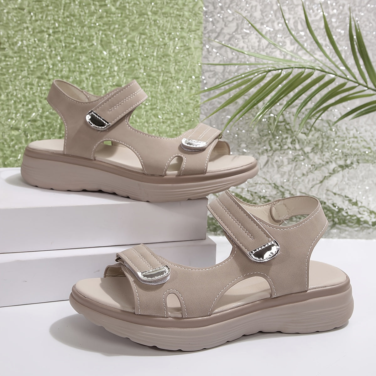 Sandales compensées confort pour femme à scratch, style décontracté et marche estivale