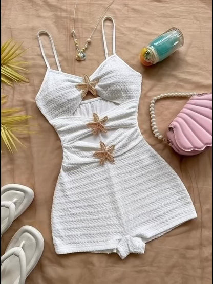 Combinaison short femme style plage avec découpes et détails étoiles de mer – Idéale vacances et bord de mer