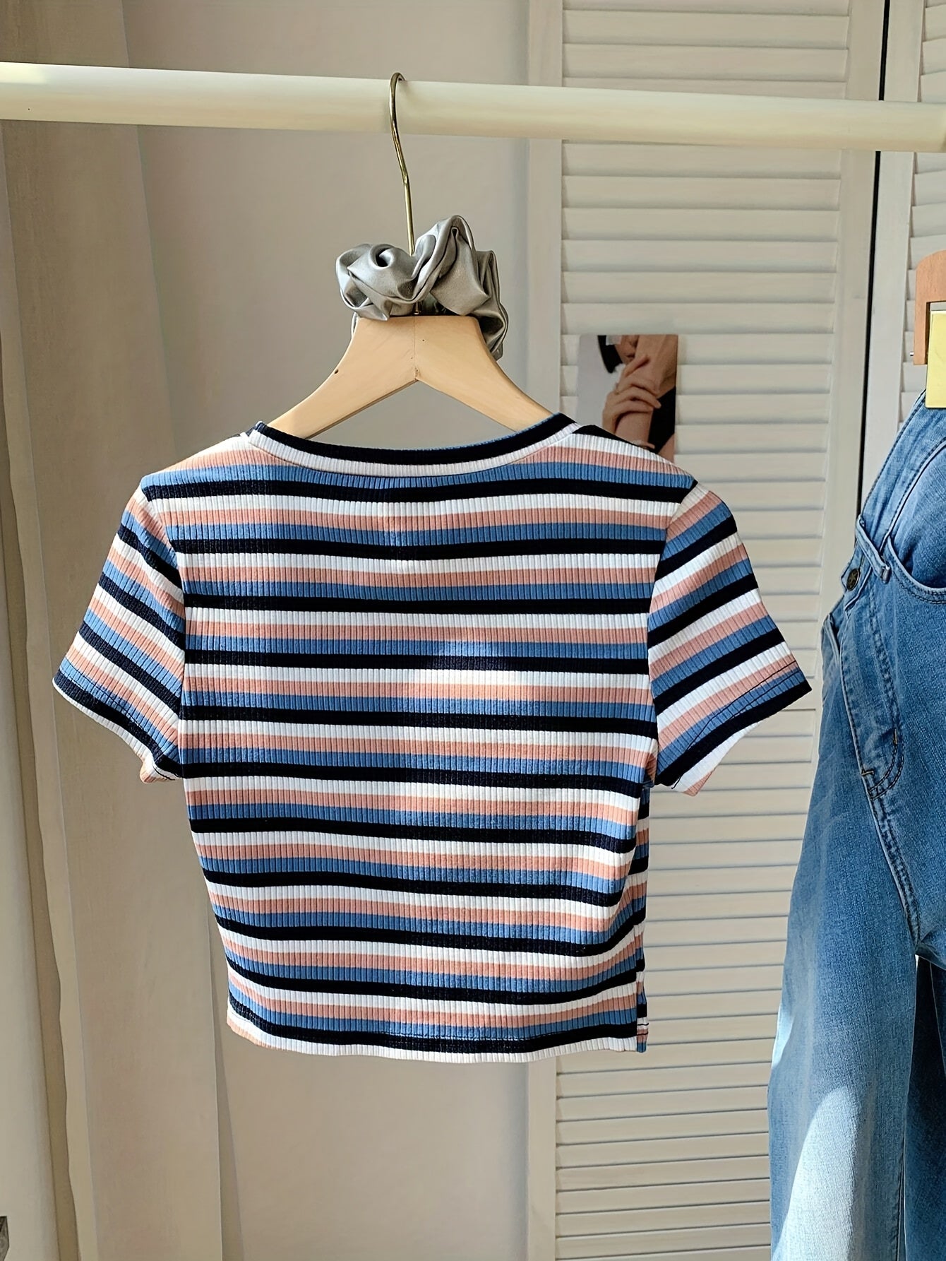T-shirt rayé à manches courtes pour femme, style décontracté et tendance, parfait pour l'été