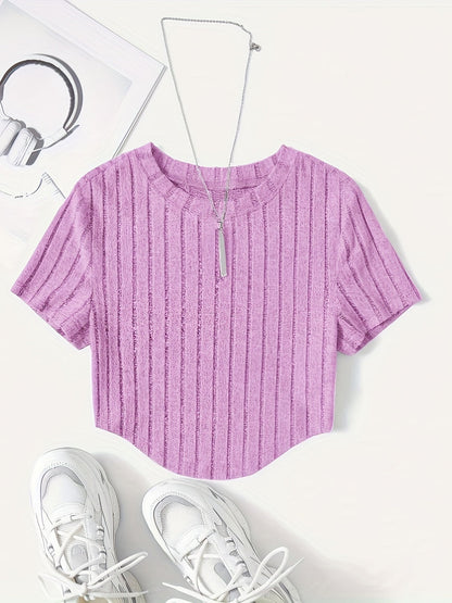 T-shirt damski w stylu casual z krótkim rękawem i okrągłym dekoltem – idealny na lato i czas wolny