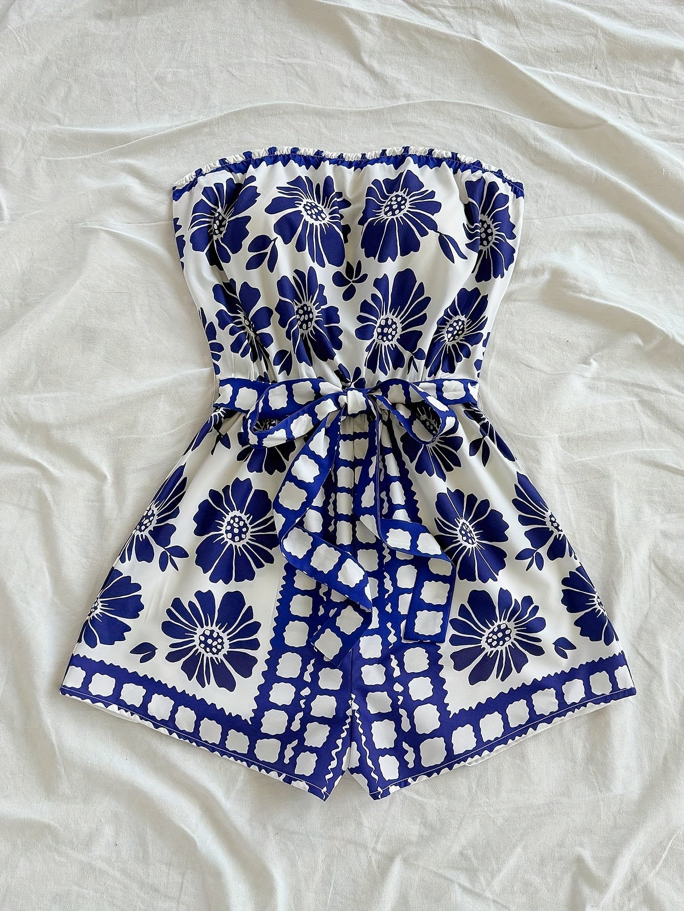 Kort jumpsuit för kvinnor i bohemisk stil att dra på för sommar och semester