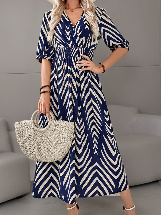 Vestido largo mujer estilo maxi con estampado chevron, elegancia moderna para ocasiones y salidas