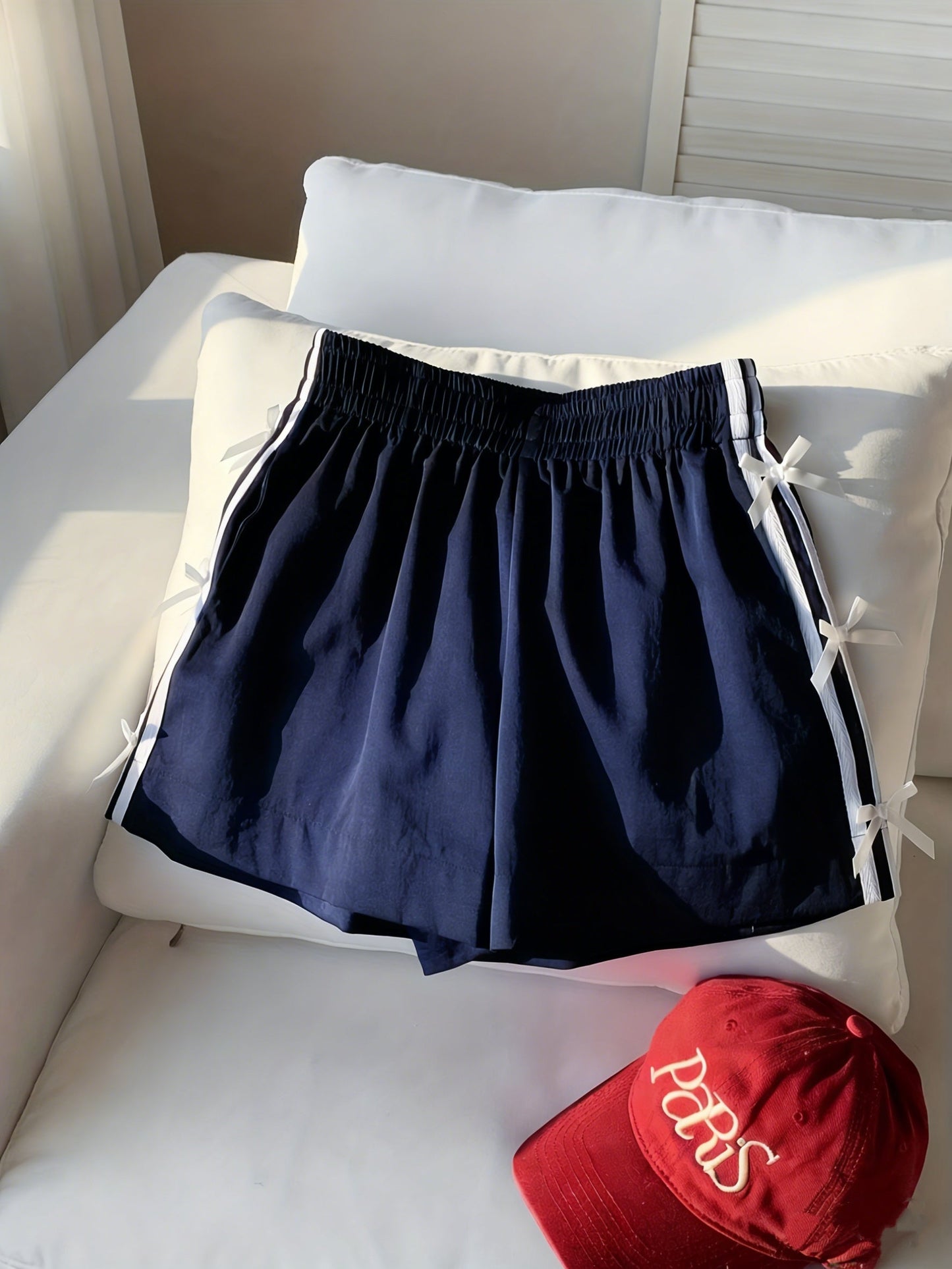 Top corto casual para mujer estilo vacaciones con nudos laterales y bandas deportivas