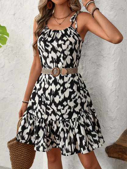 Sleeveless summer dress with abstract graphic print for women, casual and stylish style