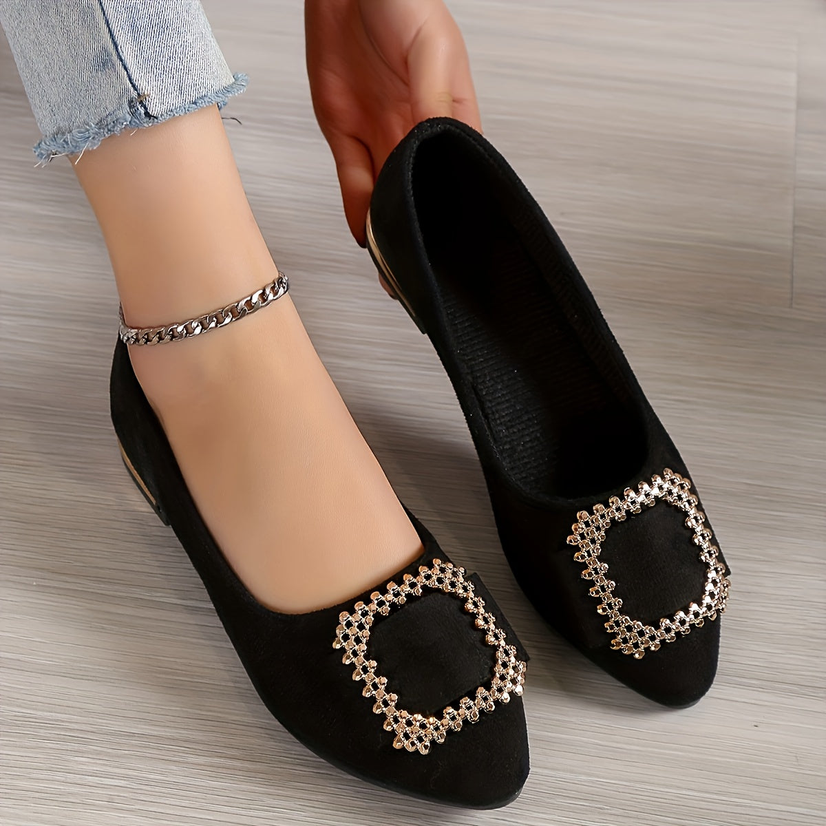 Ballerines élégantes à bout pointu pour femme avec boucle ornementale – Style chic et raffiné pour toutes occasions