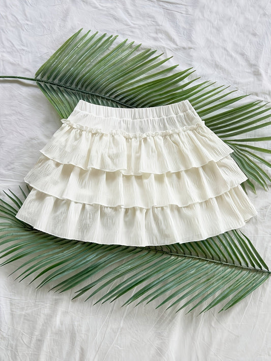 Falda corta de mujer con volantes estilo veraniego casual