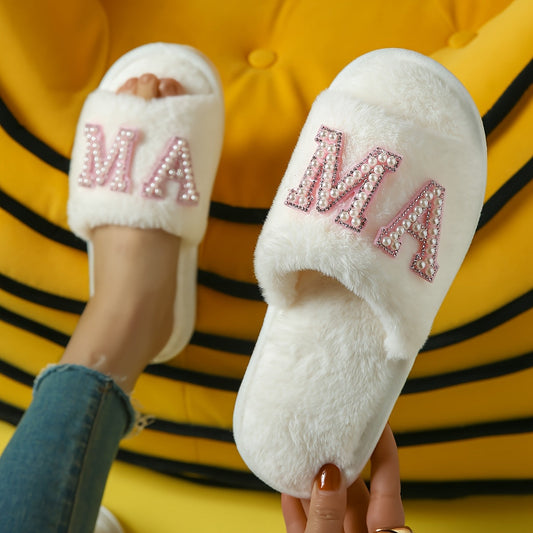 Chaussons Femme Style Douillet avec Broderie 'MA' pour Maman - Tendance et Confort Maison