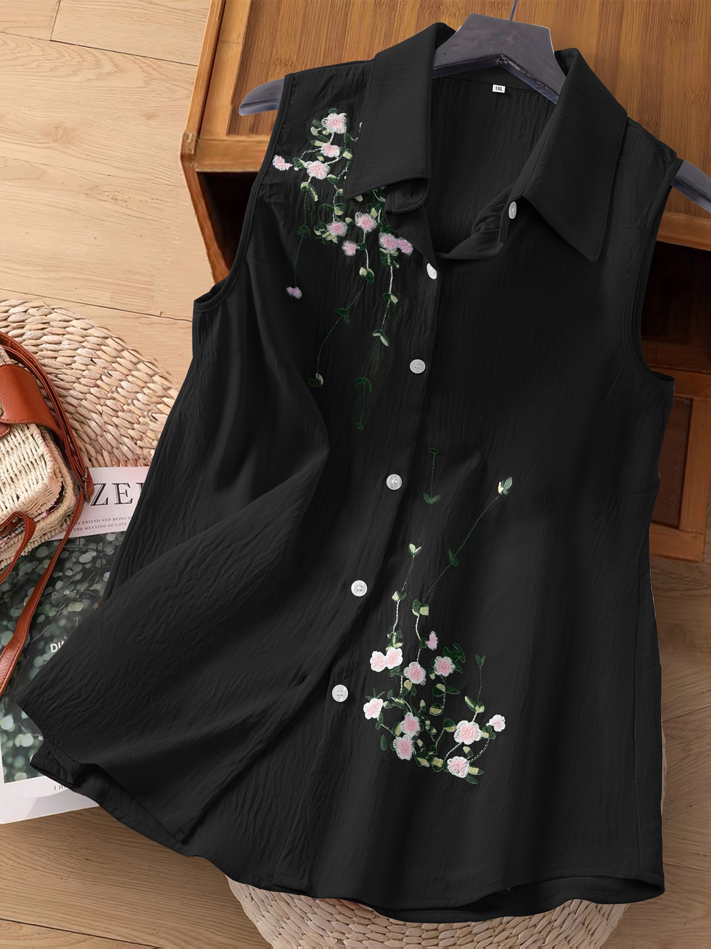 Ærmeløs damebluse i elegant stil med blomsterbroderi - Til daglig brug eller kontor