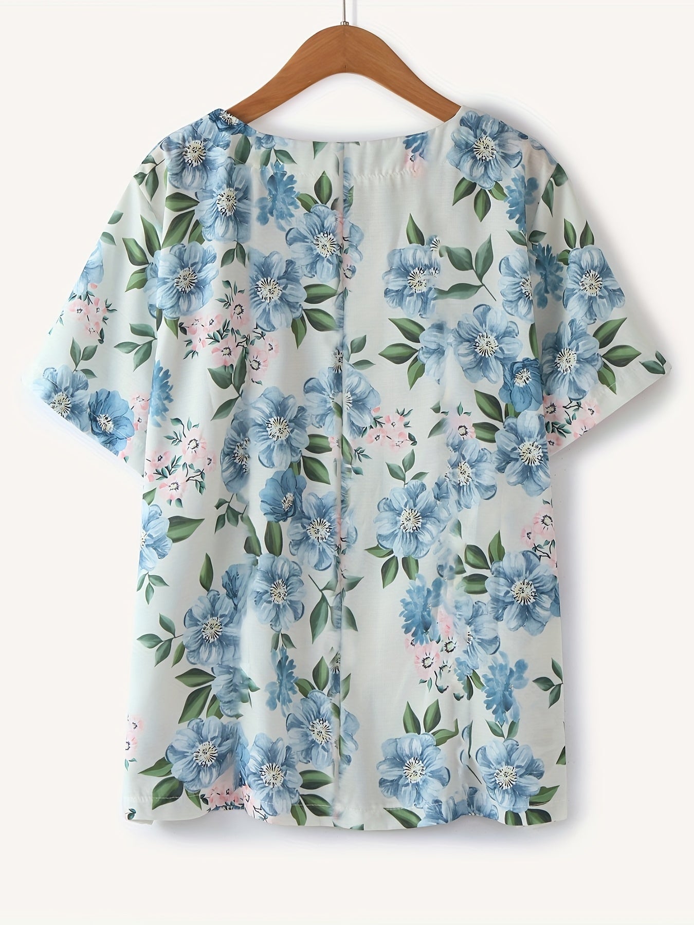 Bluzka damska w stylu vintage z nadrukiem kwiatowym i guzikami – Swobodna elegancja na lato
