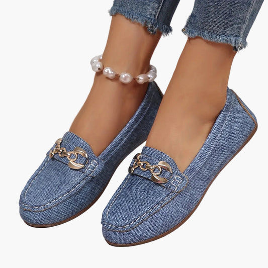 Eleganckie damskie mokasyny w stylu casual z ozdobnym łańcuszkiem – idealne na co dzień i do miasta