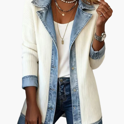 Elegant blazer-vest til kvinder i urban chic stil med kontrastfarvede revers
