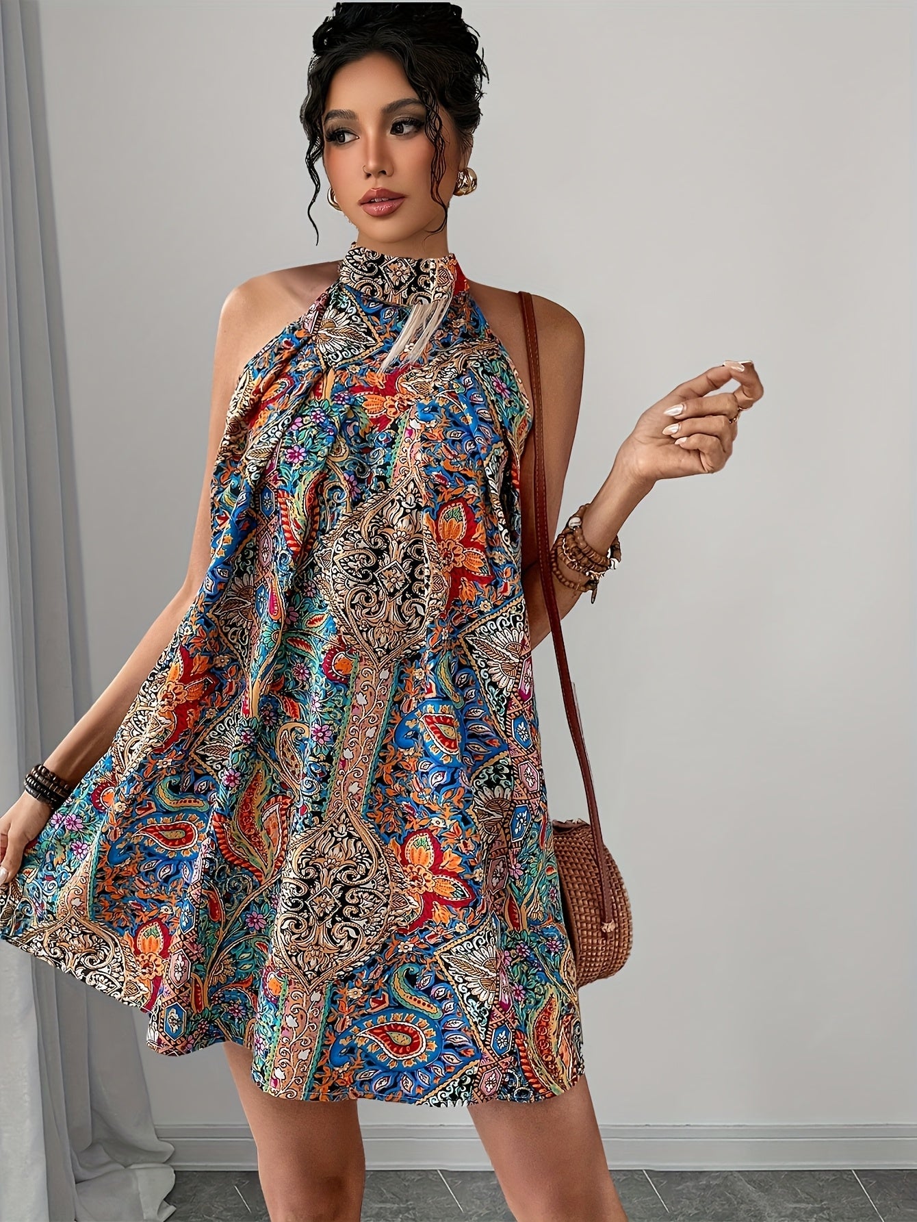 Elegant trapeze dress with artistic print for women, casual summer style
