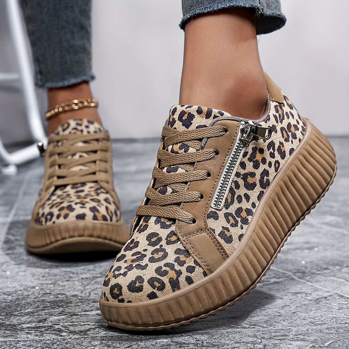 Sneakers Donna Leopardo alla Moda con Lacci, Zeppa e Cerniera - Stile Urbano Casual