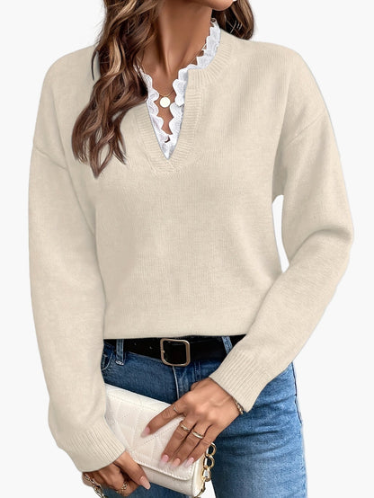 Pull élégant femme col V avec détail dentelle, manches longues, coupe ample, style casual chic pour automne/hiver