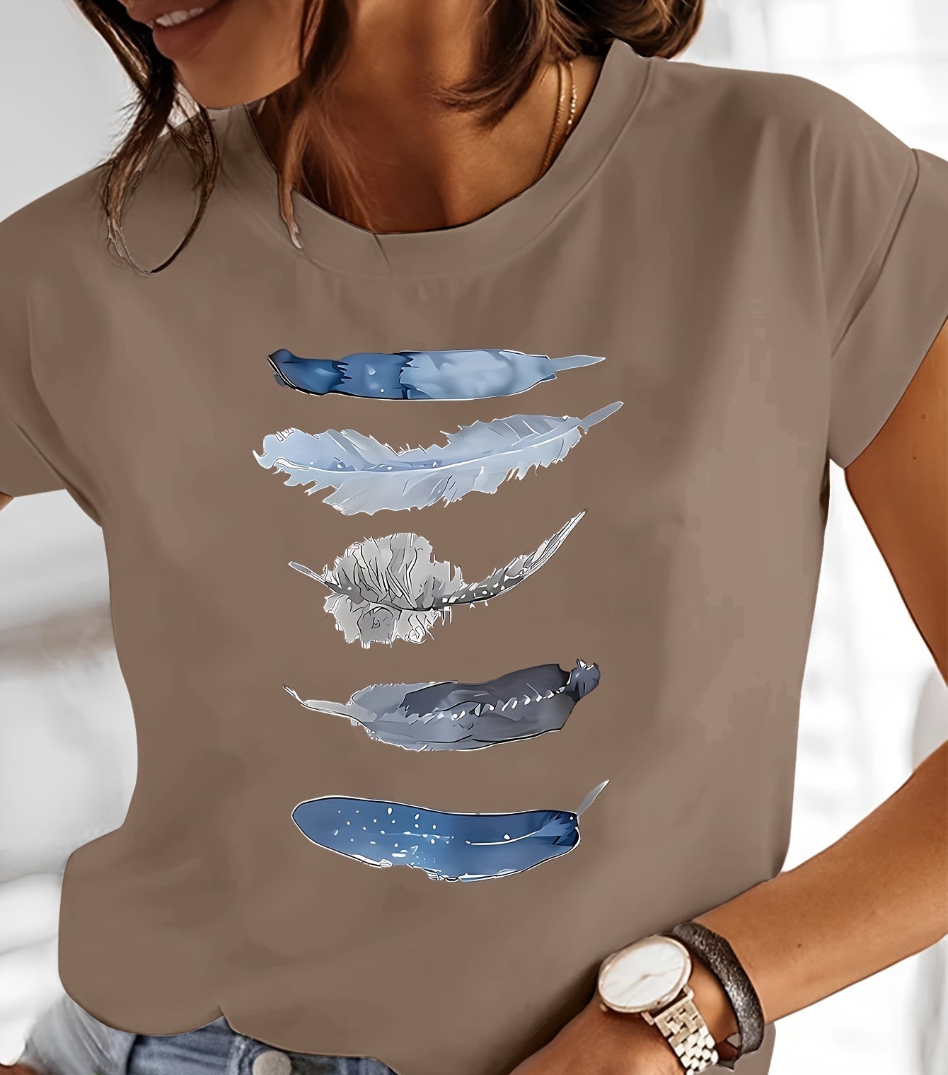 Dames T-shirt Casual Stijl met Artistiek Veerpatroon – Ideaal voor Lente en Zomer