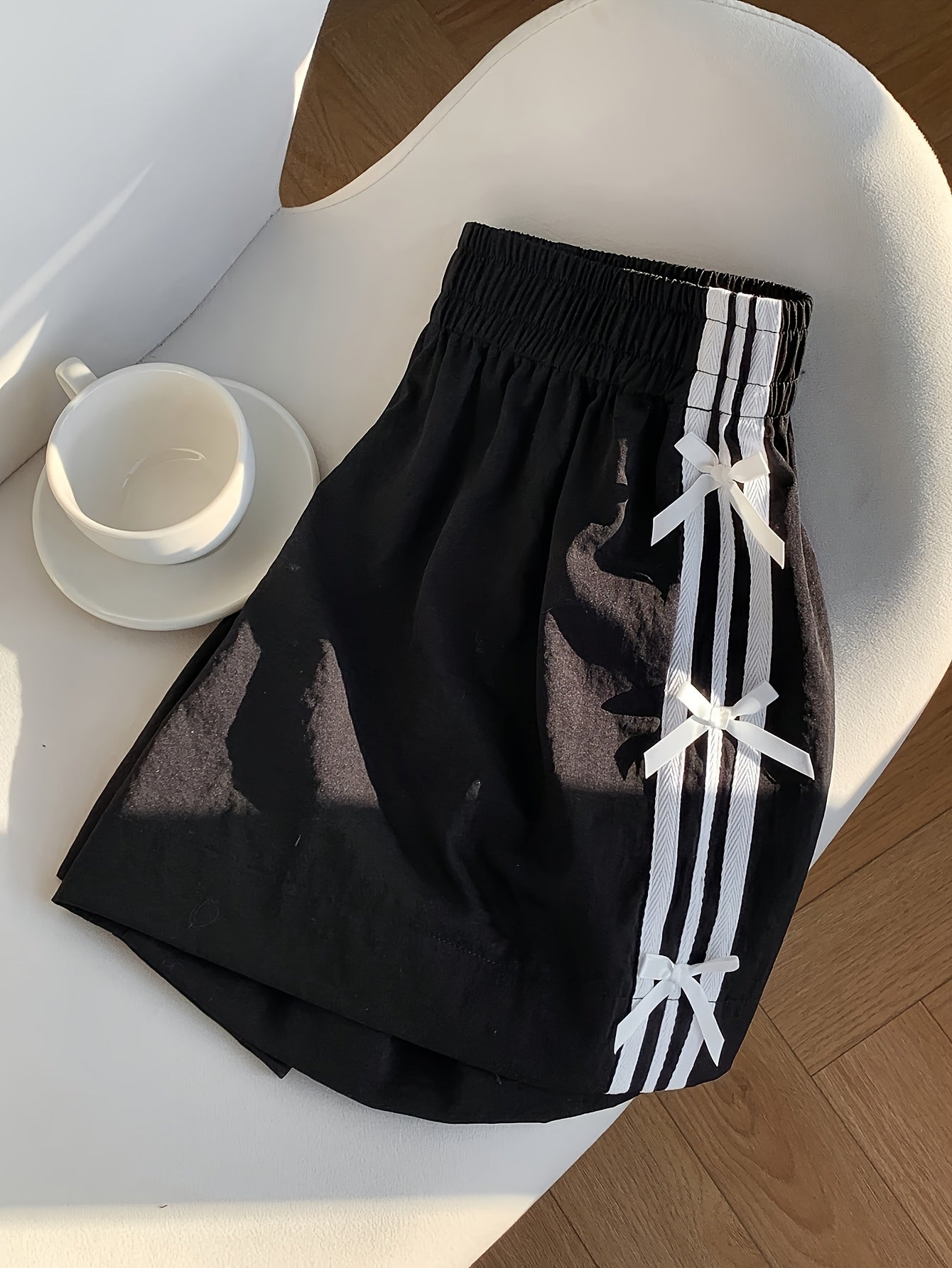 Top corto casual para mujer estilo vacaciones con nudos laterales y bandas deportivas