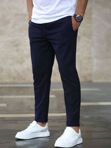 Pantalón jogger para hombre estilo urbano informal, corte moderno, ideal para el día a día y el ocio