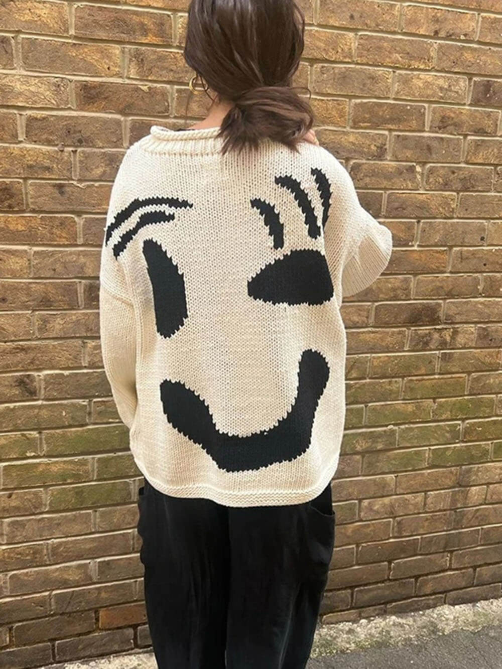 Pull en maille détente style artistique pour femme – Look décontracté et original
