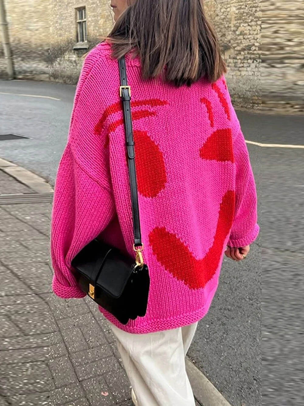 Pull en maille détente style artistique pour femme – Look décontracté et original
