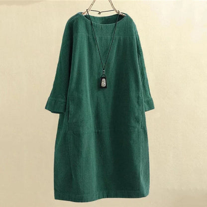 Anne – Robe ample en velours côtelé avec poches