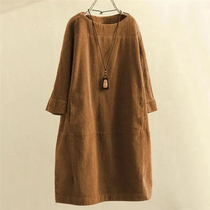 Anne – Robe ample en velours côtelé avec poches