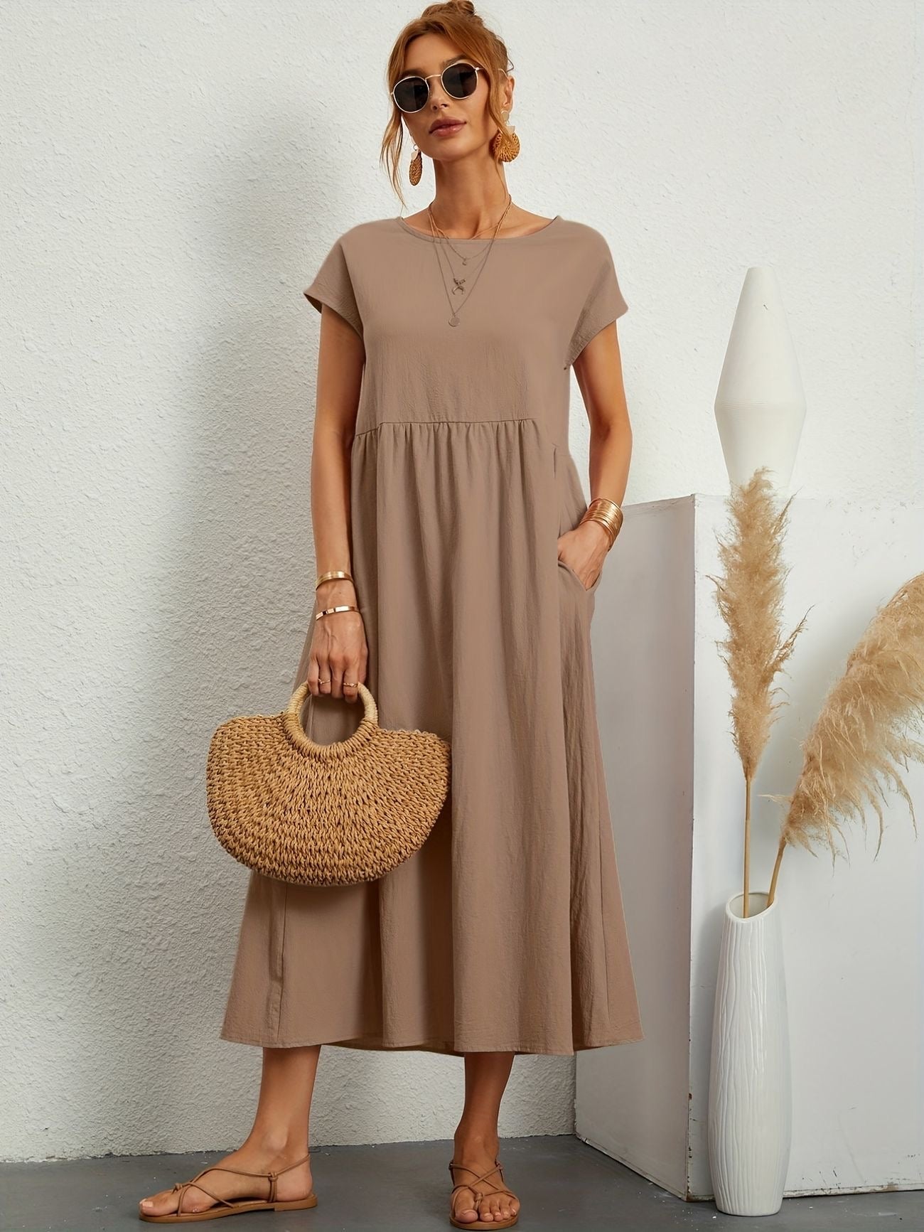 Élégante Robe Midi avec Poche à la Taille et Encolure Ronde