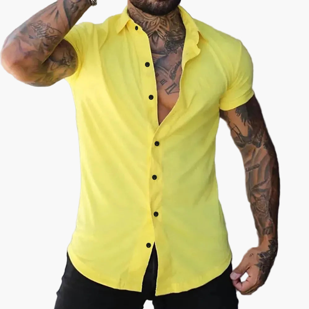 Chemise ajustée à manches courtes style moderne pour homme – Élégance polyvalente et allure athlétique
