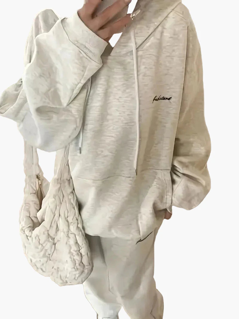 Ensemble décontracté femme hoodie et pantalon ample style urbain