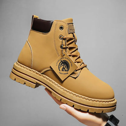 Bottes de randonnée robustes homme style urbain et aventure