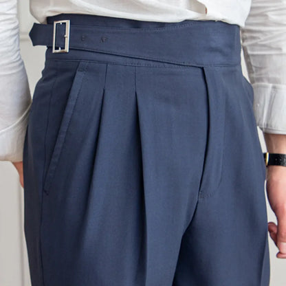 Robbie – Pantalon à Taille Haute Plissé avec Ceinture Réglable