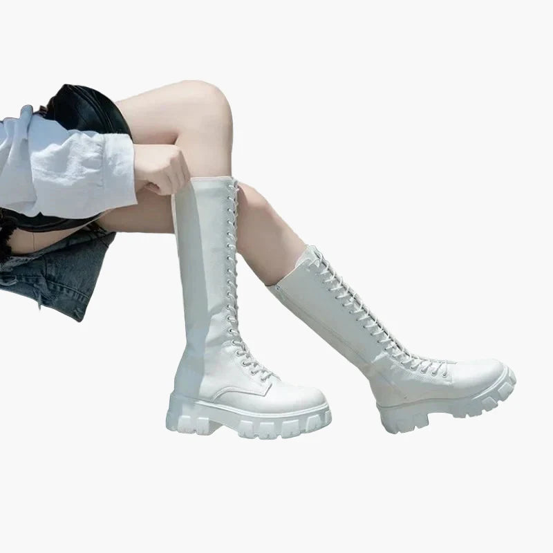 Bottes hautes à lacets style gothique pour femme – Look tendance et urbain