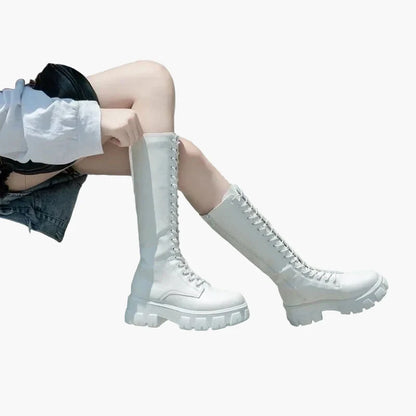 Bottes hautes à lacets style gothique pour femme – Look tendance et urbain