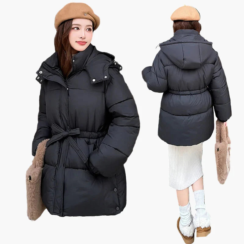 Manteau d'Hiver Matelassé à Capuche Ceinturé pour Femme – Style Décontracté et Tendance