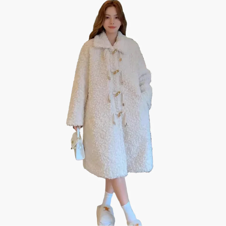 Manteau style peluche oversize pour femme, look hivernal chic et douillet