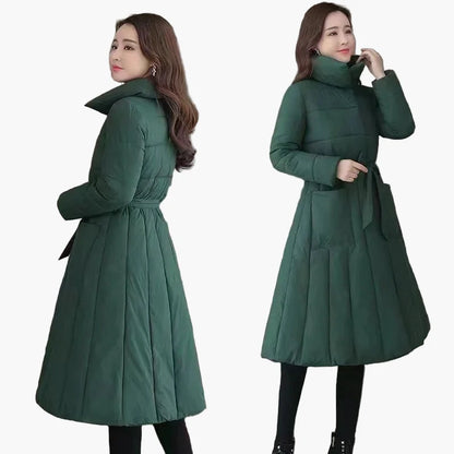 Manteau long femme élégant style doudoune matelassée pour hiver – coupe cintrée chic