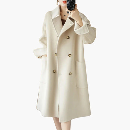 Manteau long femme élégant à double boutonnage style urbain chic