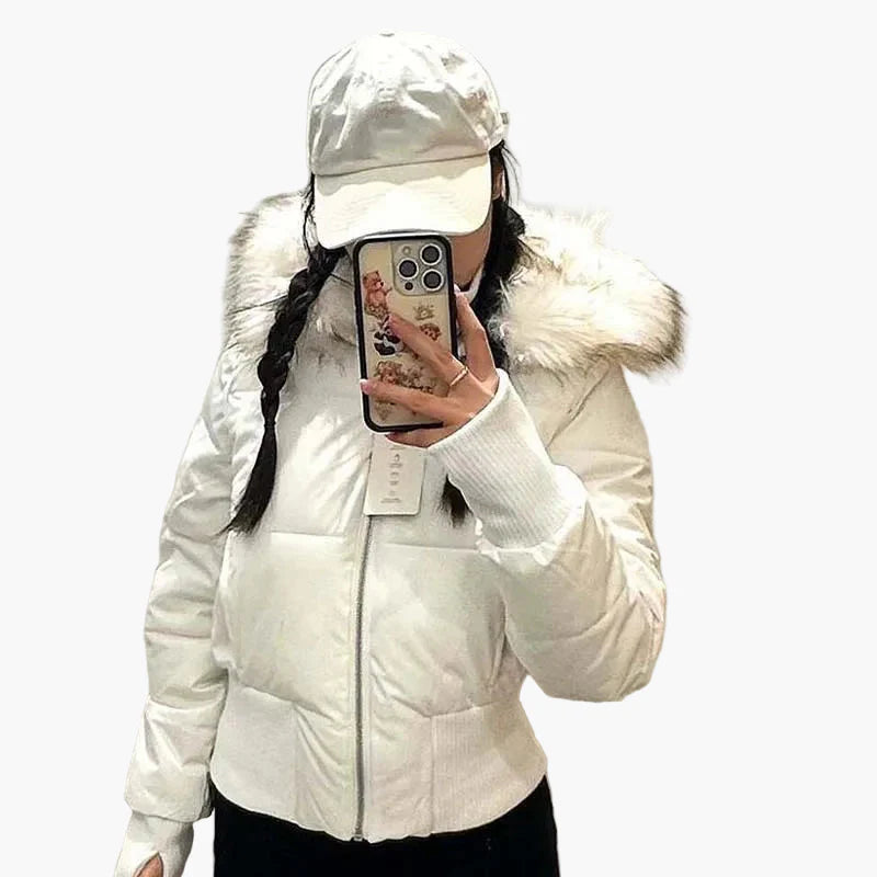 Veste doudoune femme style urbain à capuche, coupe cintrée et col en fausse fourrure pour l'automne et l'hiver