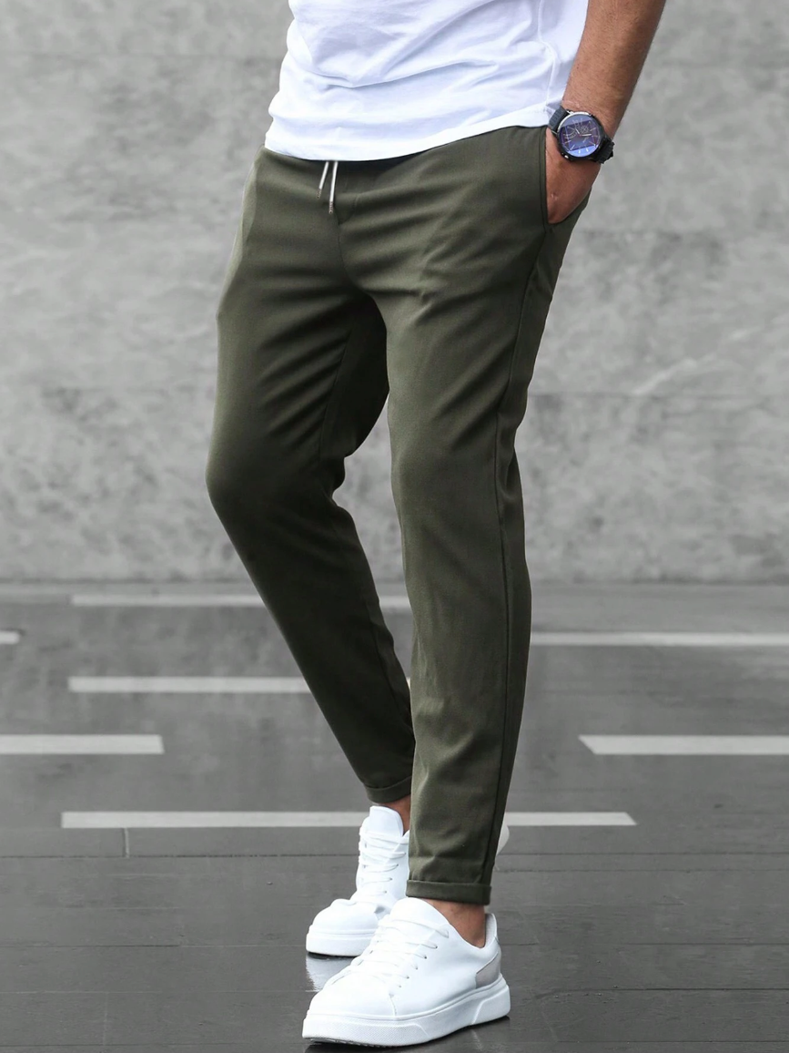 Pantalón jogger para hombre estilo urbano informal, corte moderno, ideal para el día a día y el ocio