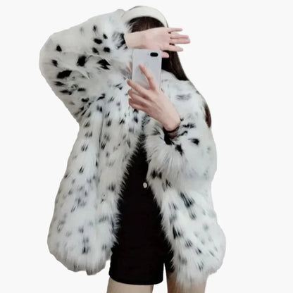 Manteau élégant style pelage à motifs tachetés pour femme – Luxe et chaleur pour l'hiver