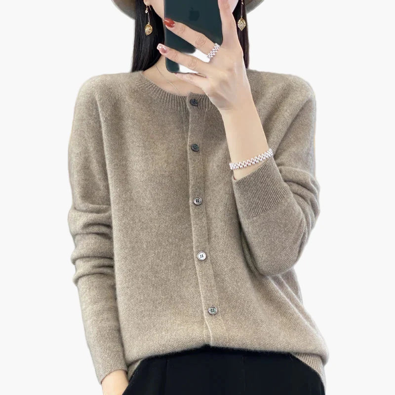Cardigan élégant femme style décontracté parfait pour l'automne et l'hiver