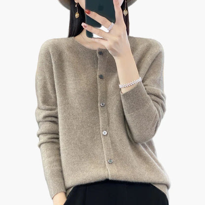 Cardigan élégant femme style décontracté parfait pour l'automne et l'hiver