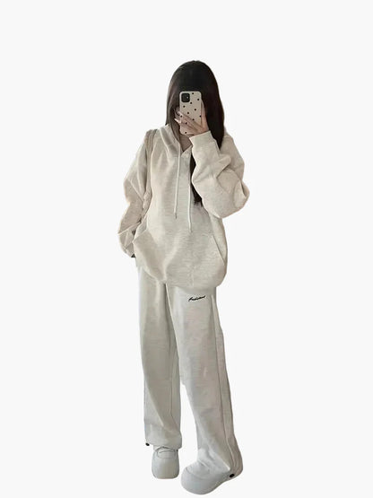 Ensemble décontracté femme hoodie et pantalon ample style urbain