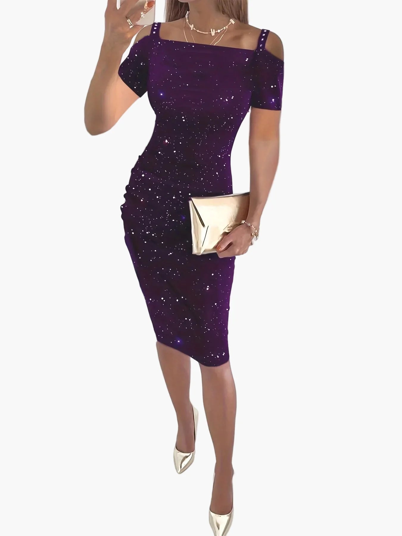 Robe fourreau élégante femme soirée épaules dénudées style glamour